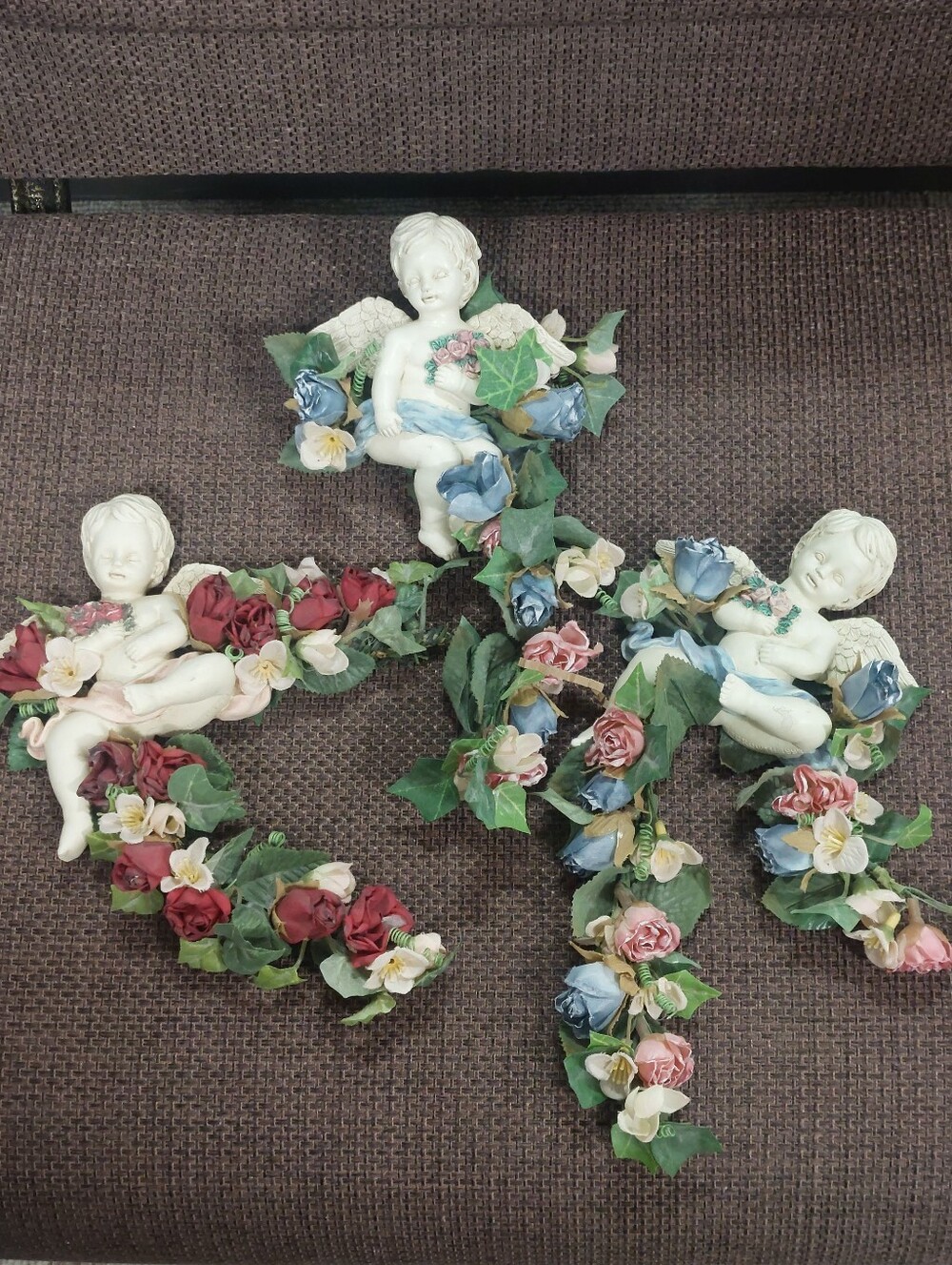 Resin Cherubs Lot Of 3 With Flower vines wall hanging 5 to 10" x 5" vines bend